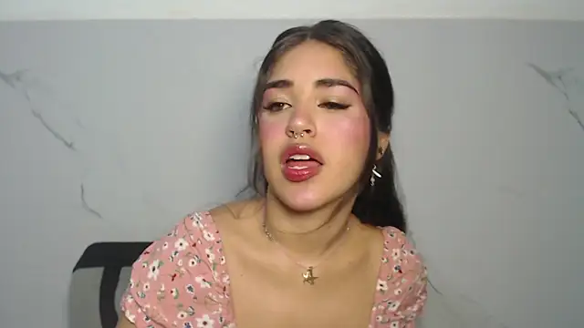 Snapshot of melodyphillips_2_ chatting on May 11, 7:36 am melodyphillips 2 online show from May 11, 7:36 am