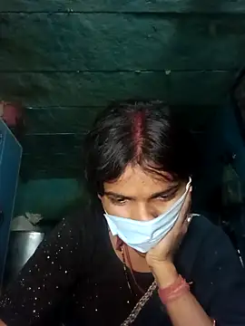 Snapshot of Desi_Couple_P chatting on February 18, 8:10 am Desi Couple P online show from February 18, 8:10 am