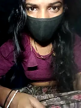 Snapshot of Desi_Couple_P chatting on March 11, 2:39 am Desi Couple P online show from March 11, 2:39 am