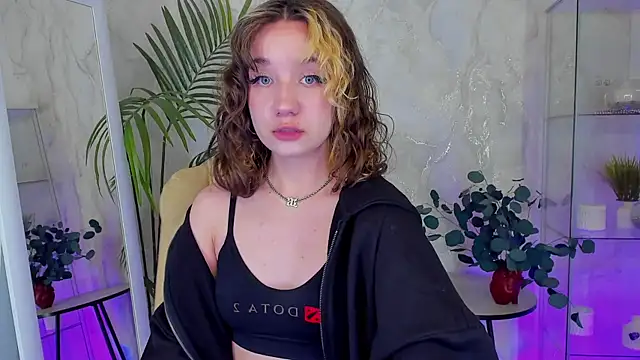 Snapshot of GiaRicco chatting on February 13, 4:03 pm GiaRicco online show from February 13, 4:03 pm