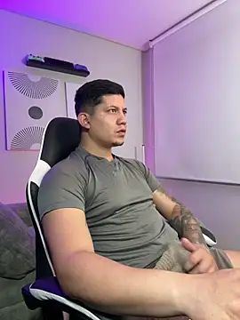  robertobaggioo online show from March 13, 12:34 pm