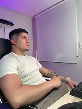  robertobaggioo online show from March 15, 5:46 am