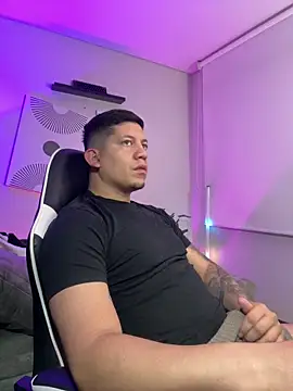  robertobaggioo online show from April 3, 12:36 pm