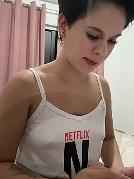 Snapshot of LissPerolaa chatting on July 24, 9:02 pm LissPerolaa online show from July 24, 9:02 pm