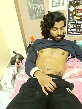 Snapshot of Yk_physique chatting on February 14, 8:33 am Yk physique online show from February 14, 8:33 am