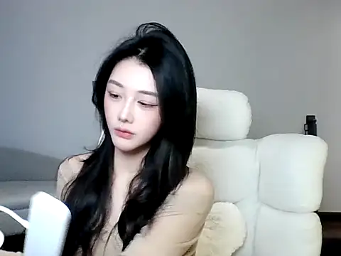 Snapshot of MedeLineayr chatting on March 1, 3:14 pm MedeLineayr online show from March 1, 3:14 pm