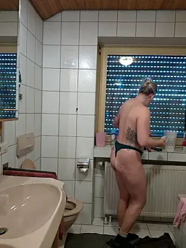 Milas Dreams Dauergeil online show from February 17, 8:11 am