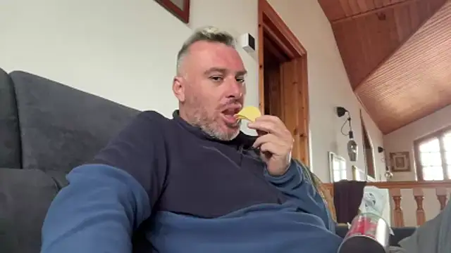 Snapshot of marcovik1 chatting on February 27, 10:59 am marcovik1 online show from February 27, 10:59 am