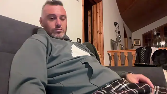 Snapshot of marcovik1 chatting on March 1, 11:07 pm marcovik1 online show from March 1, 11:07 pm