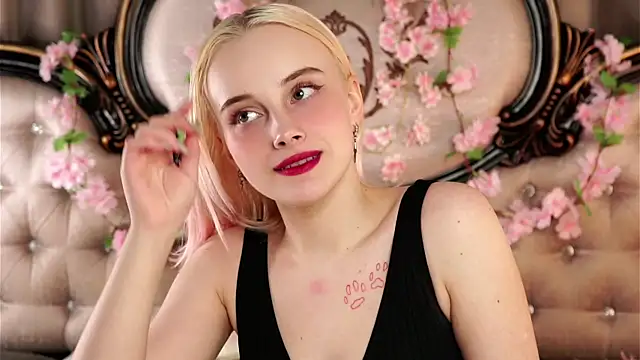 KirstinMcgeady online show from April 10, 11:15 am