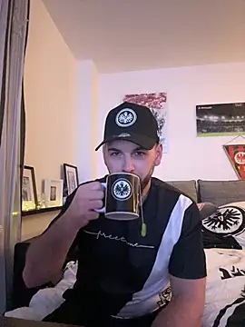 Snapshot of xxxsharkexxx chatting on February 21, 8:32 pm xxxsharkexxx online show from February 21, 8:32 pm