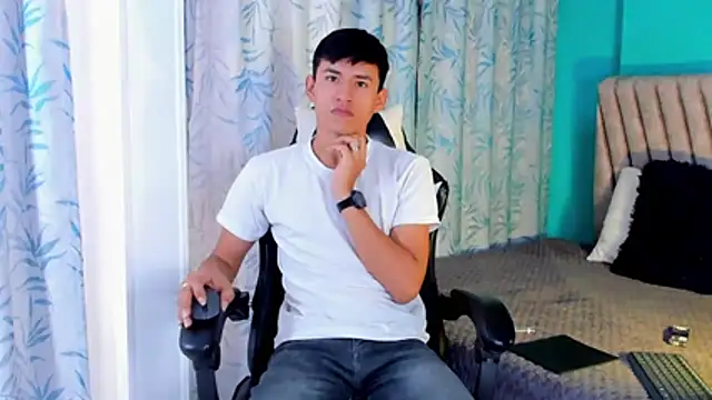 Snapshot of NicolasTorrez chatting on February 27, 8:53 pm NicolasTorrez online show from February 27, 8:53 pm