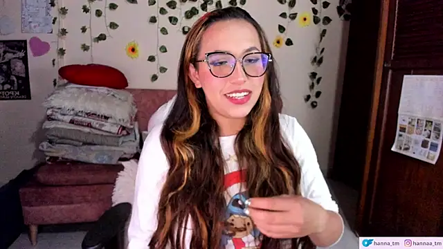 Snapshot of Hanna_Tm chatting on May 21, 4:19 am Hanna Tm online show from May 21, 4:19 am