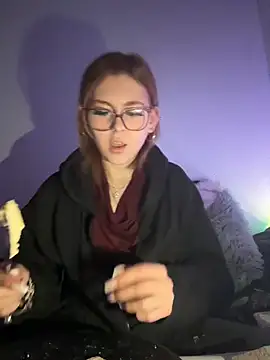 Milli-Kiss online show from April 5, 7:11 pm