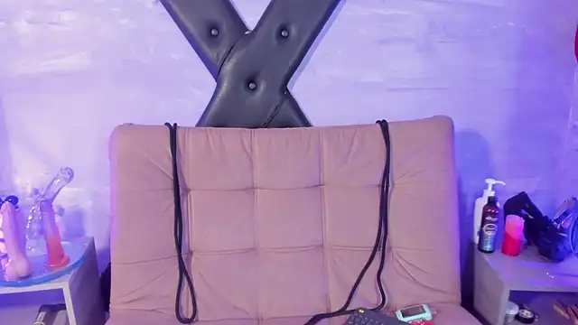 Snapshot of gaiia_uwu chatting on February 23, 3:09 pm gaiia uwu online show from February 23, 3:09 pm