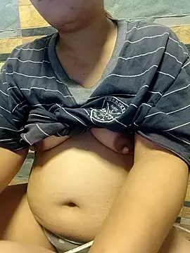 squirtshantal online show from December 16, 6:57 pm