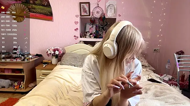 MelissaZaria online show from April 15, 6:20 am