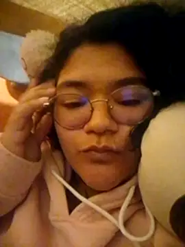 Snapshot of DarkReed chatting on February 18, 4:41 am DarkReed online show from February 18, 4:41 am