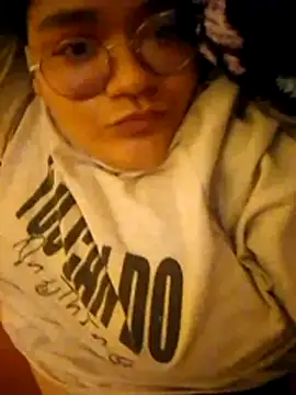 Snapshot of DarkReed chatting on February 23, 6:38 pm DarkReed online show from February 23, 6:38 pm