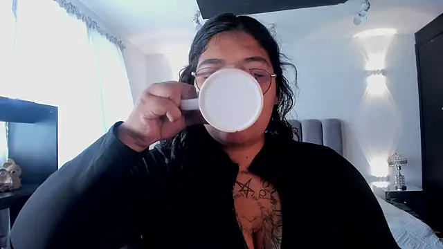 DarkReed online show from April 18, 8:42 pm