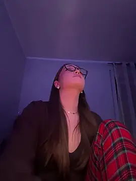 Snapshot of yourevsi chatting on February 21, 9:05 pm yourevsi online show from February 21, 9:05 pm