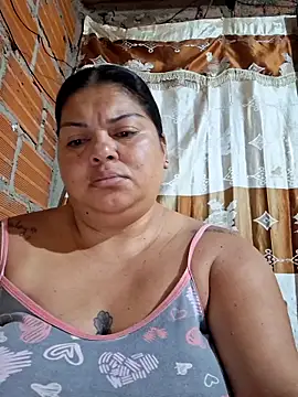 Juli Powl online show from March 22, 12:30 pm