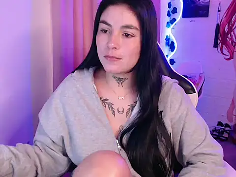 Snapshot of JanineRae chatting on February 16, 7:43 pm JanineRae online show from February 16, 7:43 pm