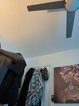 Snapshot of LP007 chatting on February 24, 4:38 pm LP007 online show from February 24, 4:38 pm