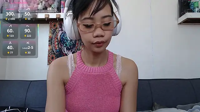 GloryKulikowski online show from April 6, 2:20 am