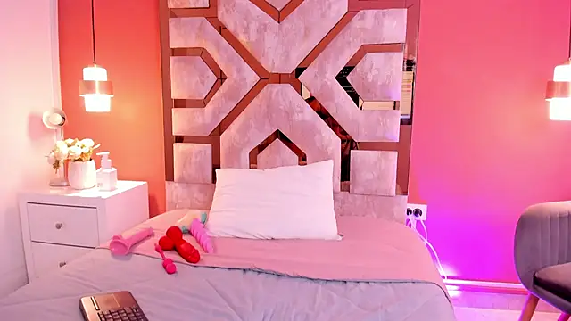 Justmia69 online show from March 6, 11:01 pm