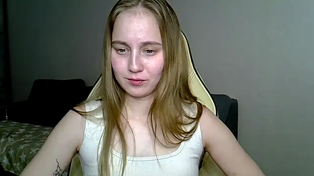 Snapshot of christimontero chatting on February 16, 11:28 am christimontero online show from February 16, 11:28 am