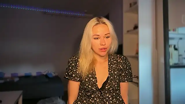 Leylia Lily online show from June 3, 1:03 pm