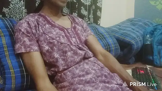 Snapshot of Honeybuny06 chatting on March 1, 1:24 pm Honeybuny06 online show from March 1, 1:24 pm