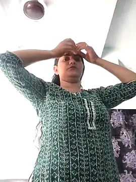 Anushka Singh0 online show from April 1, 10:05 am