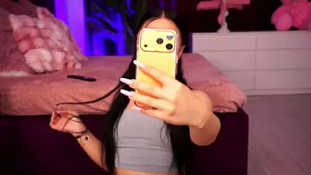 SashaLorrenz online show from April 9, 4:23 am