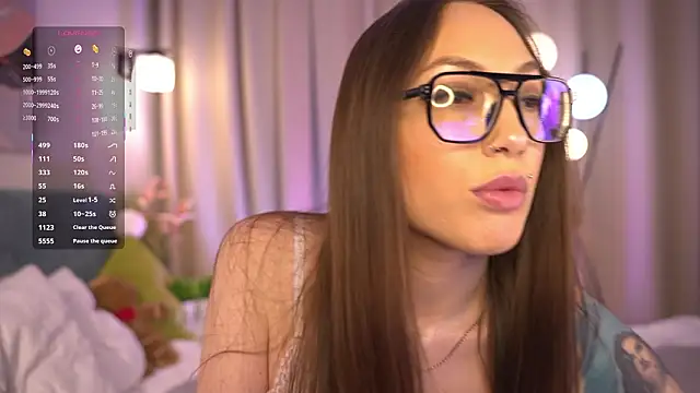 Snapshot of Alicia_Wood chatting on February 17, 3:29 pm Alicia Wood online show from February 17, 3:29 pm