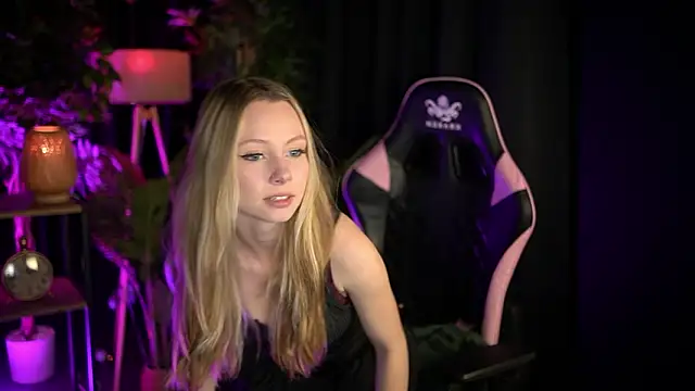 SweetDaisy me online show from March 17, 4:10 pm