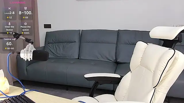 XX-CYY online show from March 2, 1:18 pm