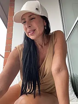caritoo21 online show from August 6, 7:49 pm