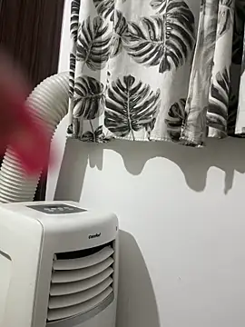 Snapshot of safadinhaputinha69 chatting on February 24, 10:52 pm safadinhaputinha69 online show from February 24, 10:52 pm