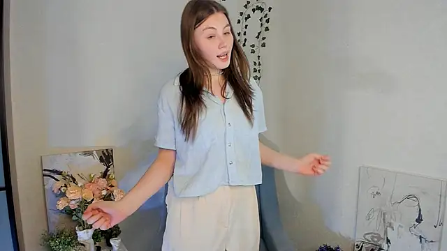 Snapshot of GigiTorros chatting on February 19, 5:03 am GigiTorros online show from February 19, 5:03 am