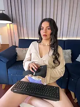 Snapshot of luisa__rosse chatting on February 24, 3:54 pm luisa rosse online show from February 24, 3:54 pm