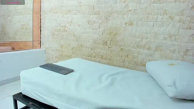 Snapshot of salome_morris chatting on February 13, 10:28 pm salome morris online show from February 13, 10:28 pm