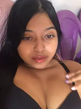 Emmily hott online show from February 19, 1:29 pm