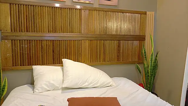 Snapshot of kaiawhite chatting on April 18, 7:58 pm kaiawhite online show from April 18, 7:58 pm