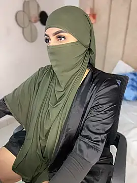 Snapshot of rashaaa_ chatting on February 13, 7:10 pm rashaaa online show from February 13, 7:10 pm