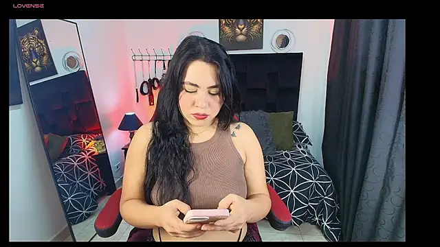 Liu wen  online show from March 17, 12:30 pm