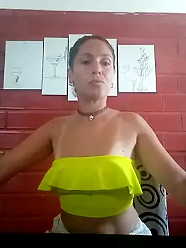 Snapshot of Soymunaa chatting on February 22, 1:53 pm Soymunaa online show from February 22, 1:53 pm