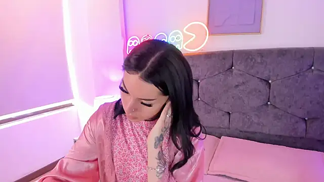 Megan Morphy online show from April 7, 2:28 pm