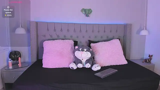 angelina honey  online show from April 5, 3:47 am